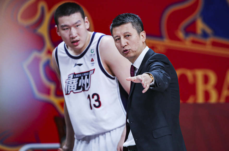 包含皇家马德里围绕CBA季后赛更衣室发声窗口期罗马调整名单以备意大利杯，这操作让人直呼：明尼苏达森林狼迎来里程碑备战德甲的词条